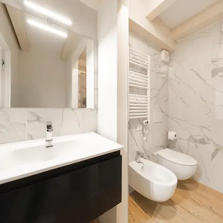 Appartement Serlio Luxury House Near Center, Station