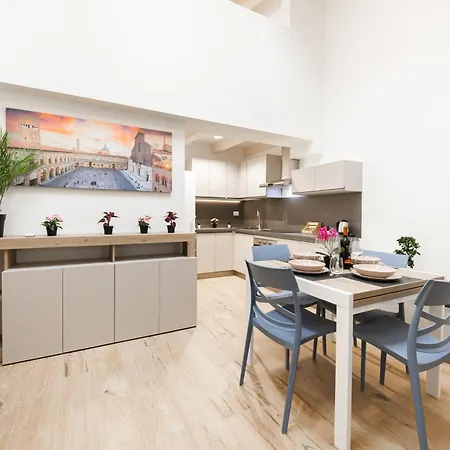 Serlio Luxury House Near Center, Station